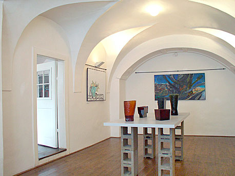 2006 – „Anna Polanská – sklo,
Tomáš Plesl – obrazy“,
Galerie Josefa Sudka, Na Úvoze, Praha