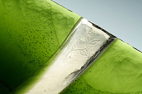 HLADINA – detail, tavené broušené sklo, 6 × 52 × 39 cm, 2007
foto M. Pouzar