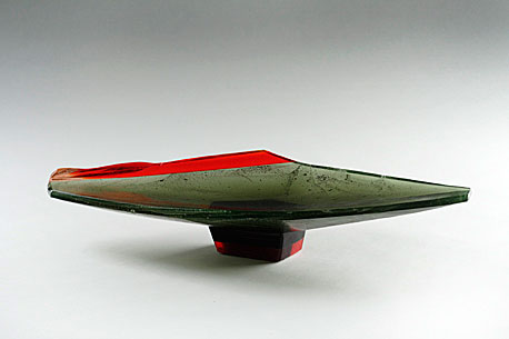 LEHÁTKO, tavené lepené broušené sklo, 18 × 25 × 12 cm, 2006
foto M. Pouzar