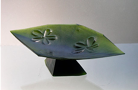 KVĚTY, tavené broušené sklo, 14 × 48 × 27 cm, 2007
foto autorka