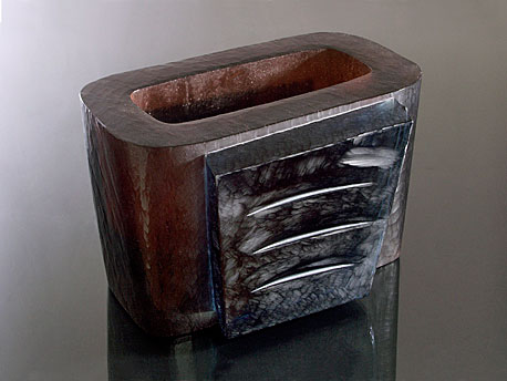 VEČERNÍ KRAJINA, tavené broušené sklo, 13 × 20 × 15 cm, 2004
foto J. Šolc