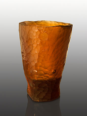 PAZOUREK I., tavené broušené sklo, 28 × 18 cm, 2006
foto J. Šolc